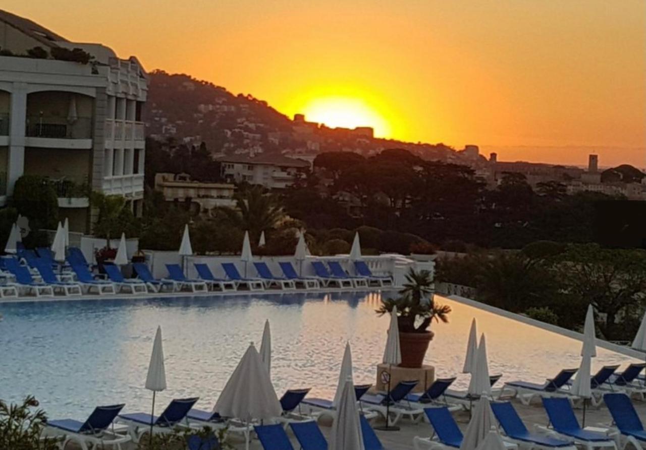 Exceptionnel Sur Cannes Vue Mer Piscine Exterior foto